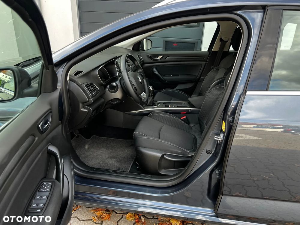 Renault Megane TCe 140 GPF BUSINESS EDITION - 10