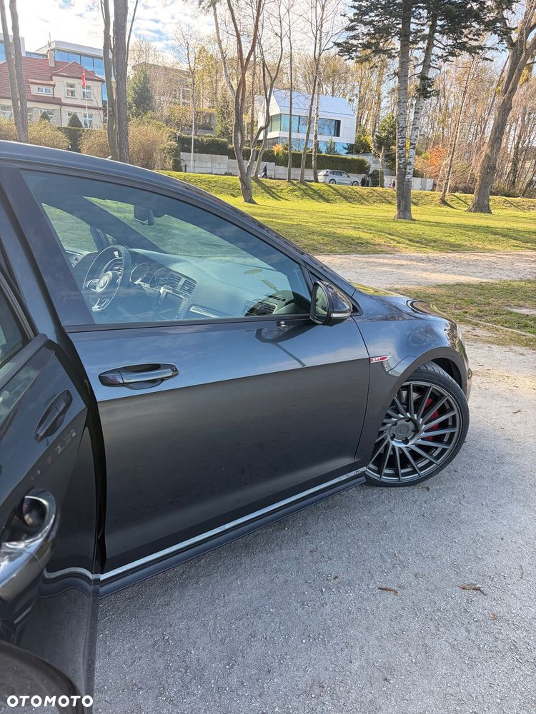 Volkswagen Golf - 27
