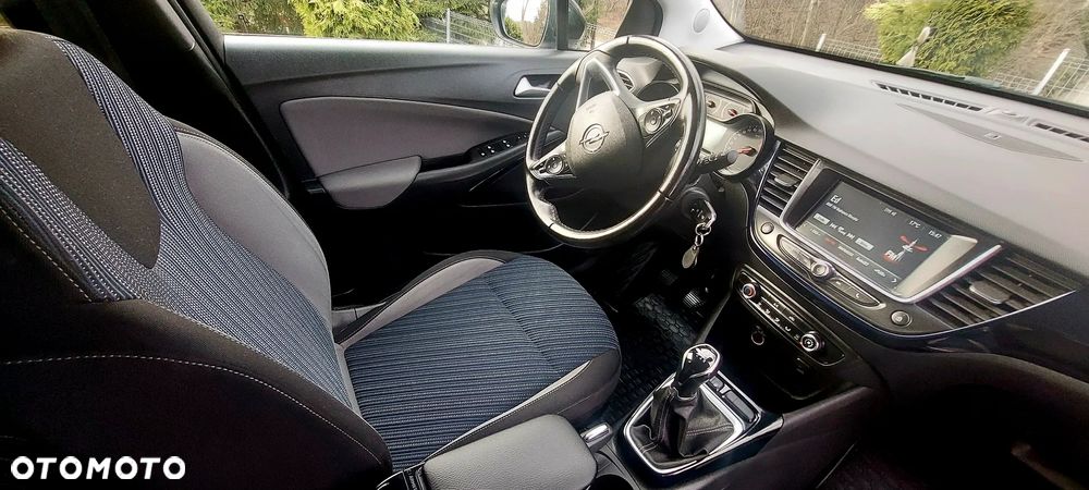 Opel Crossland X 1.2 120 Lat - 32