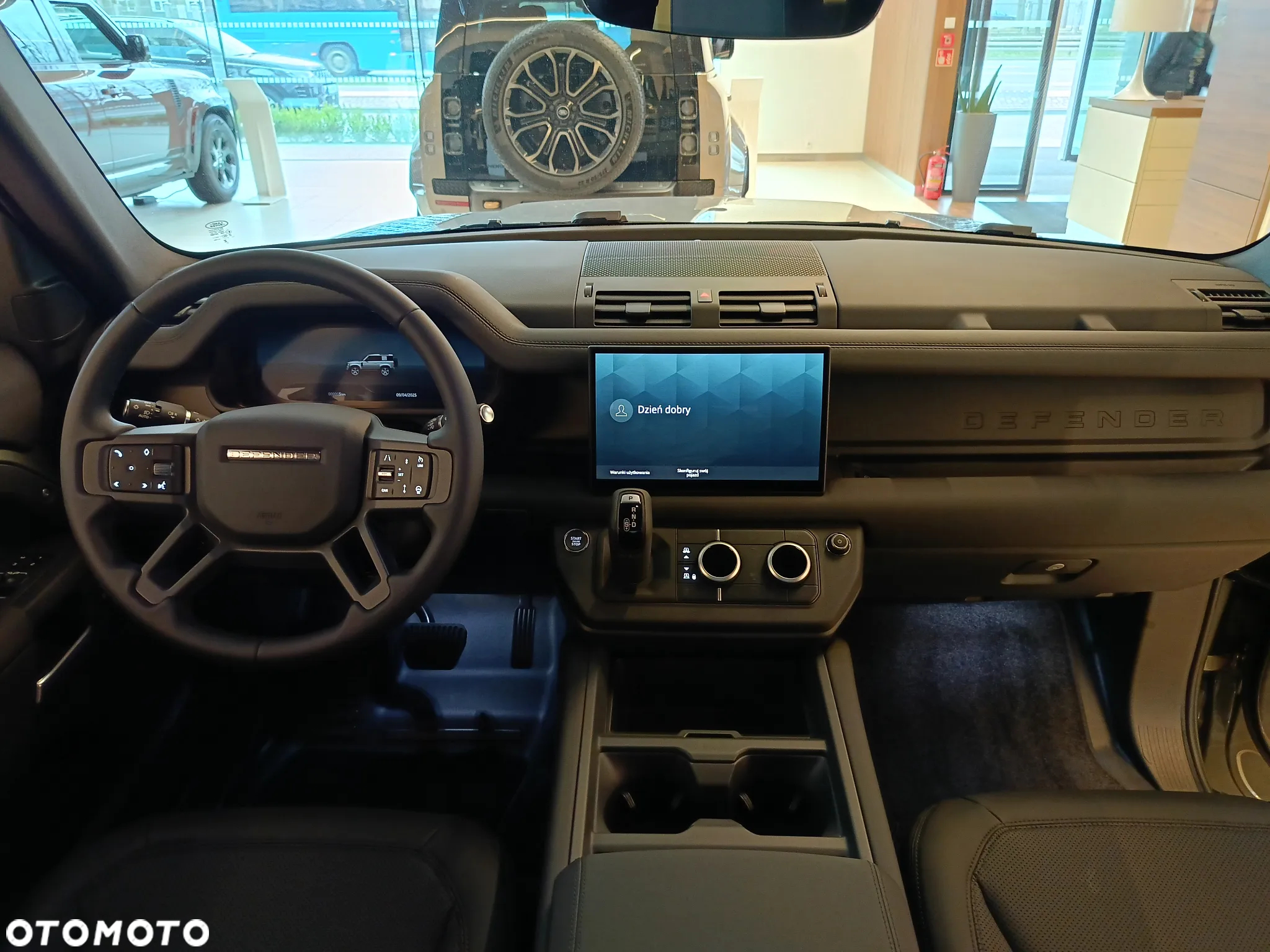 Land Rover Defender - 11
