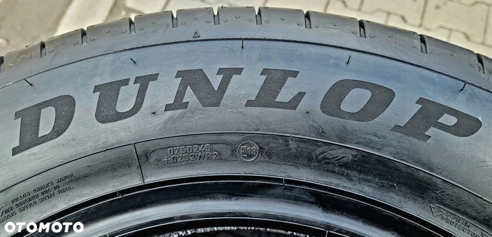 4x Dunlop Sport Maxx RT2 235/65R18 106W L213A - 9