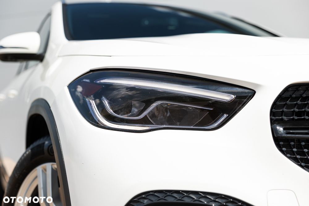 Mercedes-Benz GLA 250 8G-DCT Progressive - 13