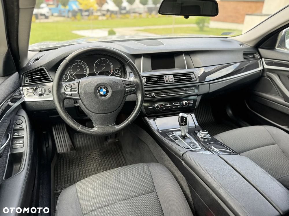 BMW Seria 5 520d - 27