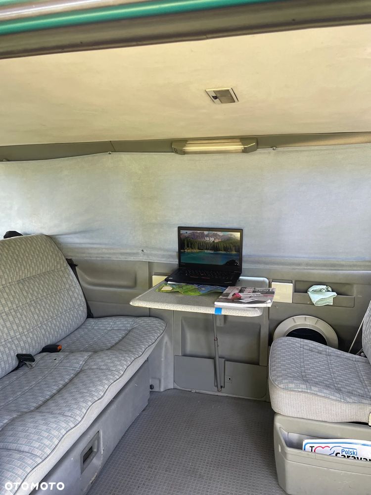 Volkswagen Multivan - 11