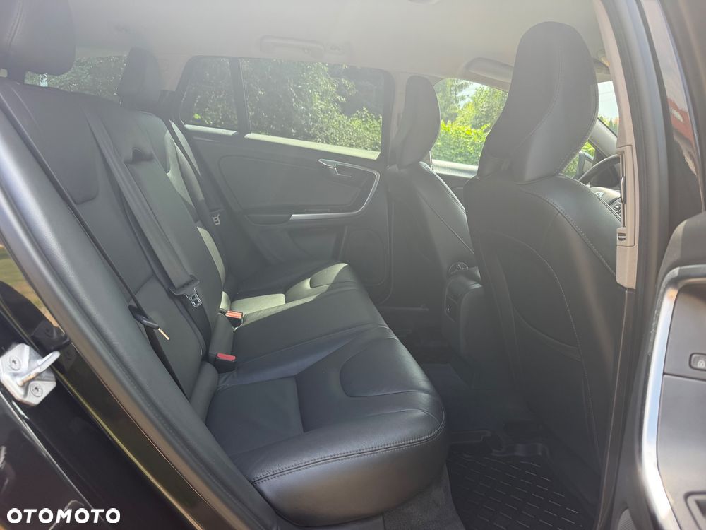Volvo V60 D2 R-Design Momentum - 25