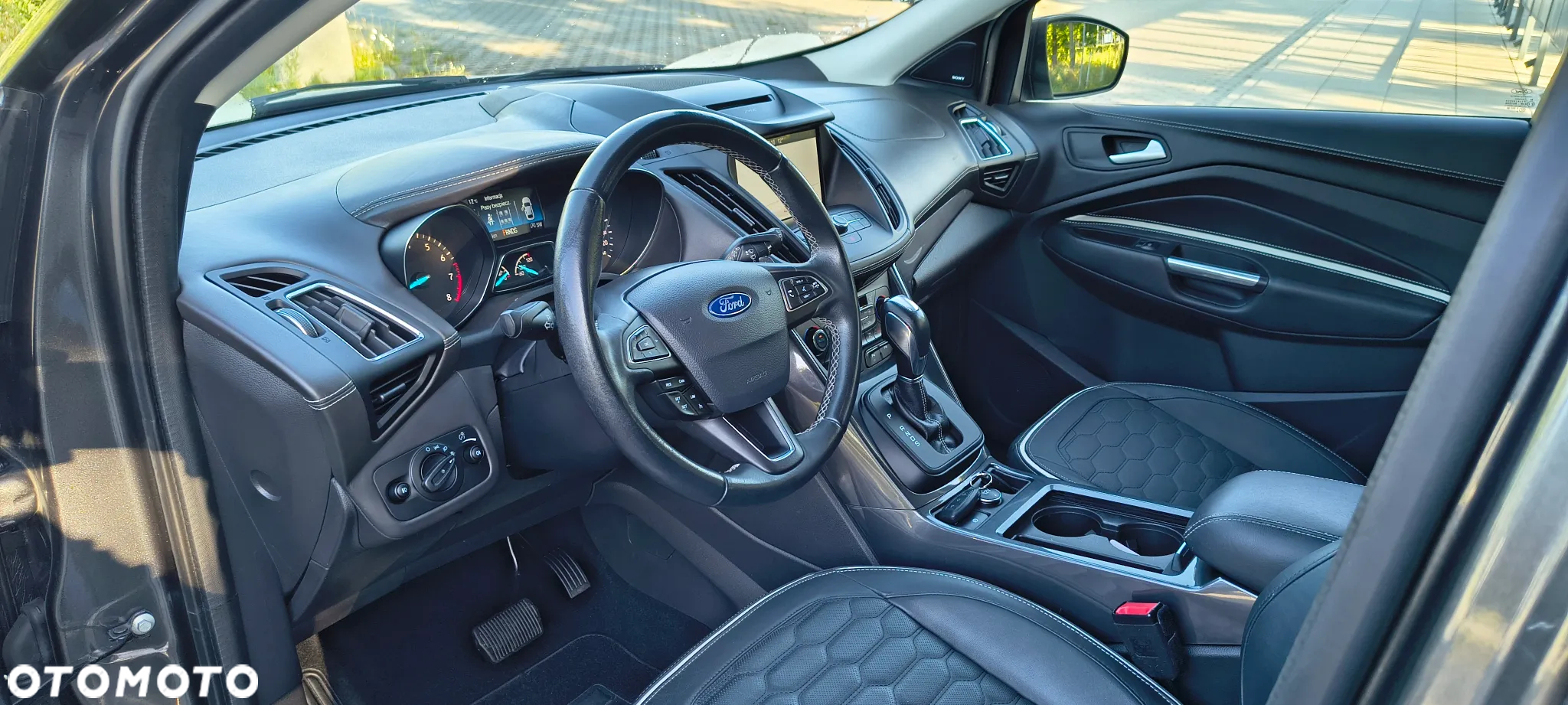 Ford Kuga 1.5 EcoBoost 2x4 Vignale - 8