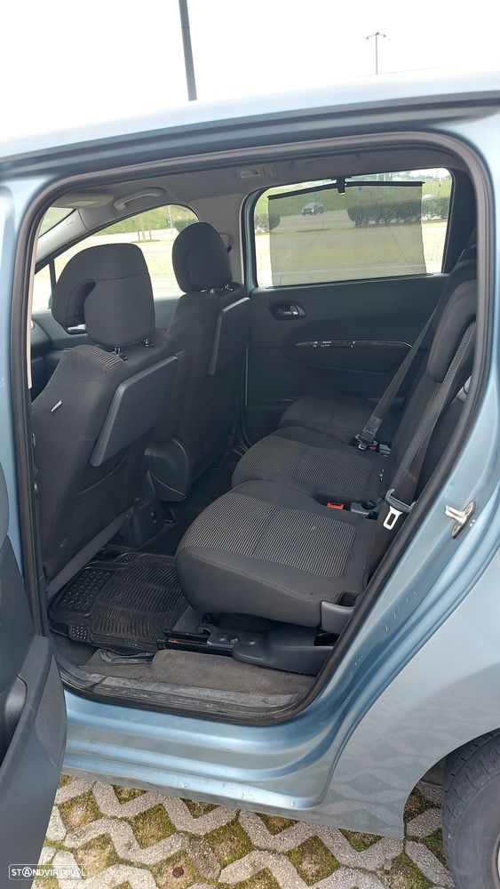 Peugeot 5008 - 10