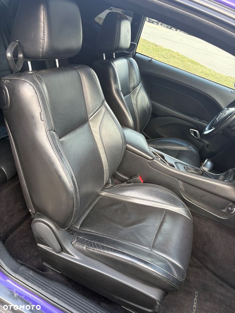 Dodge Challenger 6.1 SRT8 - 14