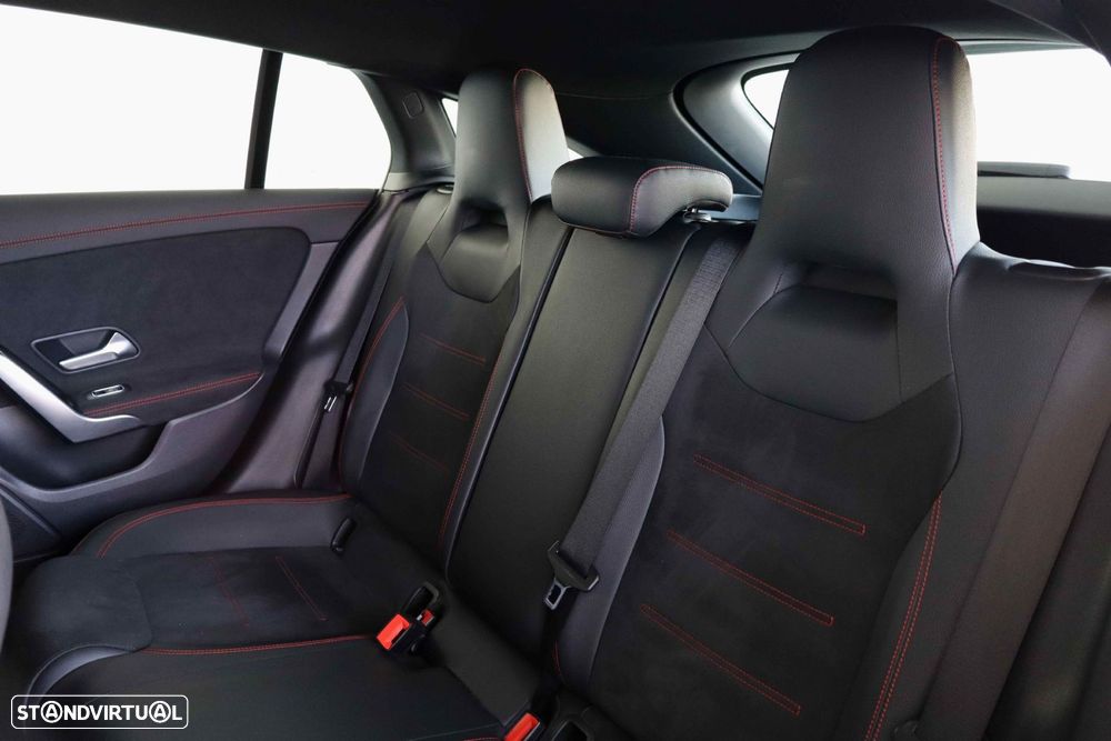 Mercedes-Benz CLA 250 e Shooting Brake AMG Line - 52