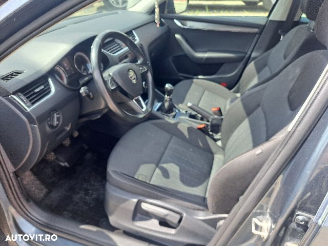 Skoda Octavia 2.0 TDI DSG Ambition - 6