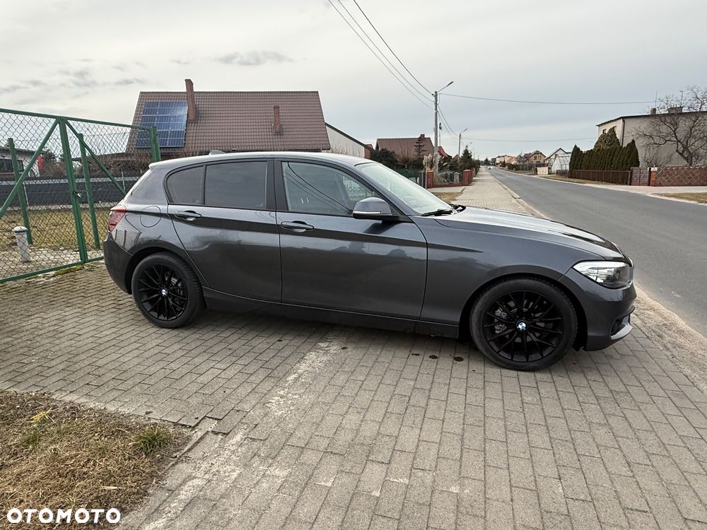 BMW Seria 1 120i - 12