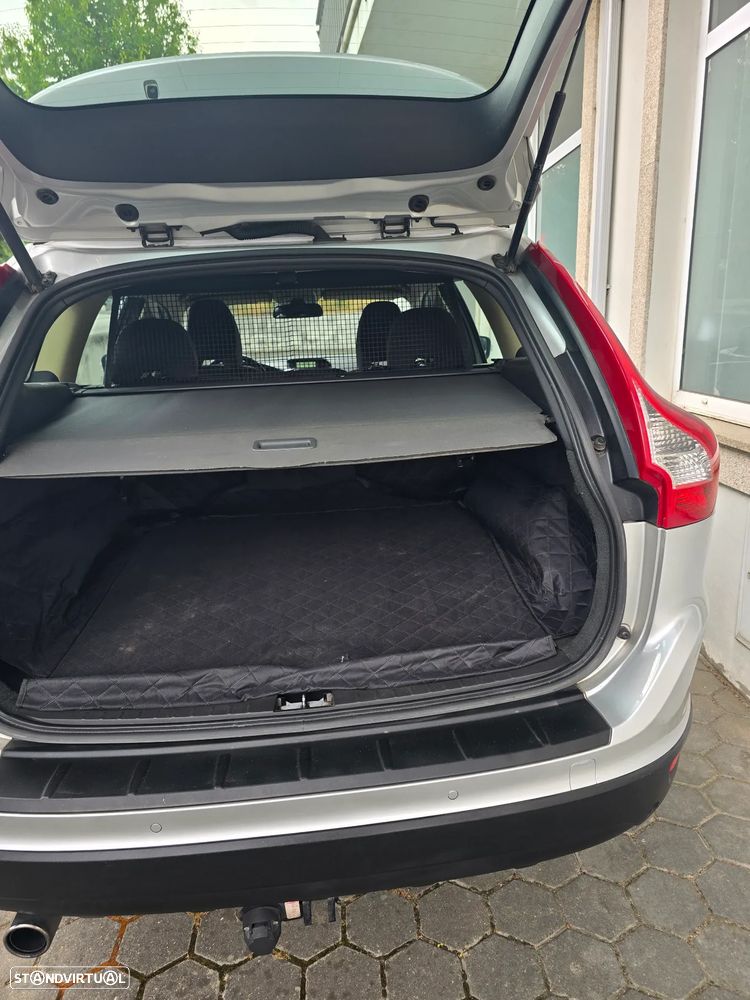 Volvo XC 60 2.4 D Geartronic - 8