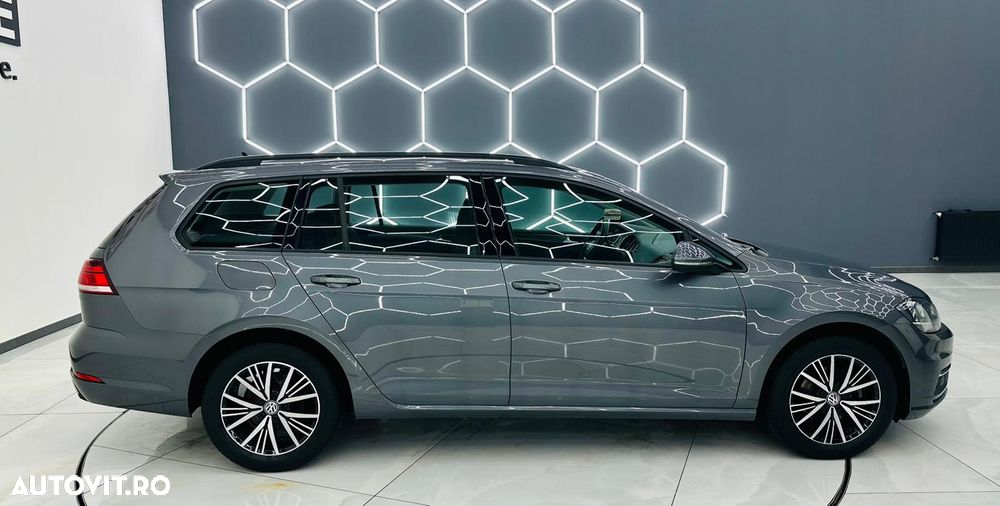 Volkswagen Golf 1.6 TDI SCR DSG Comfortline - 34