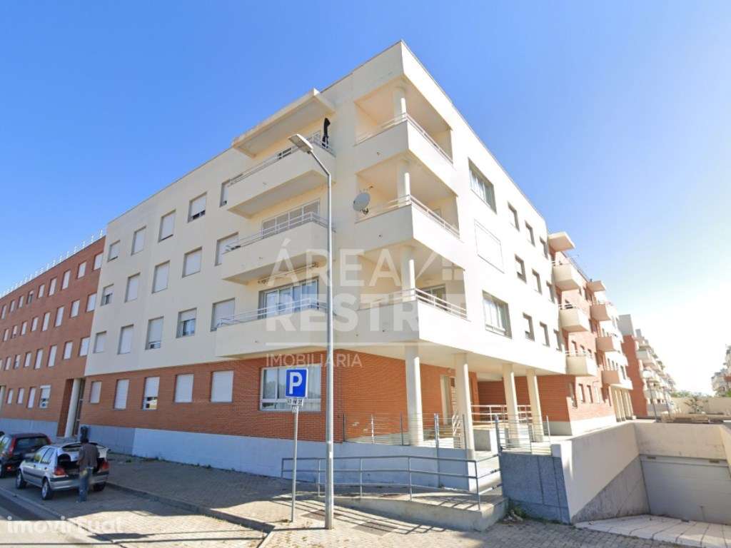 Apartamento T3 com Garagem e elevador - Grande imagem: 3/3