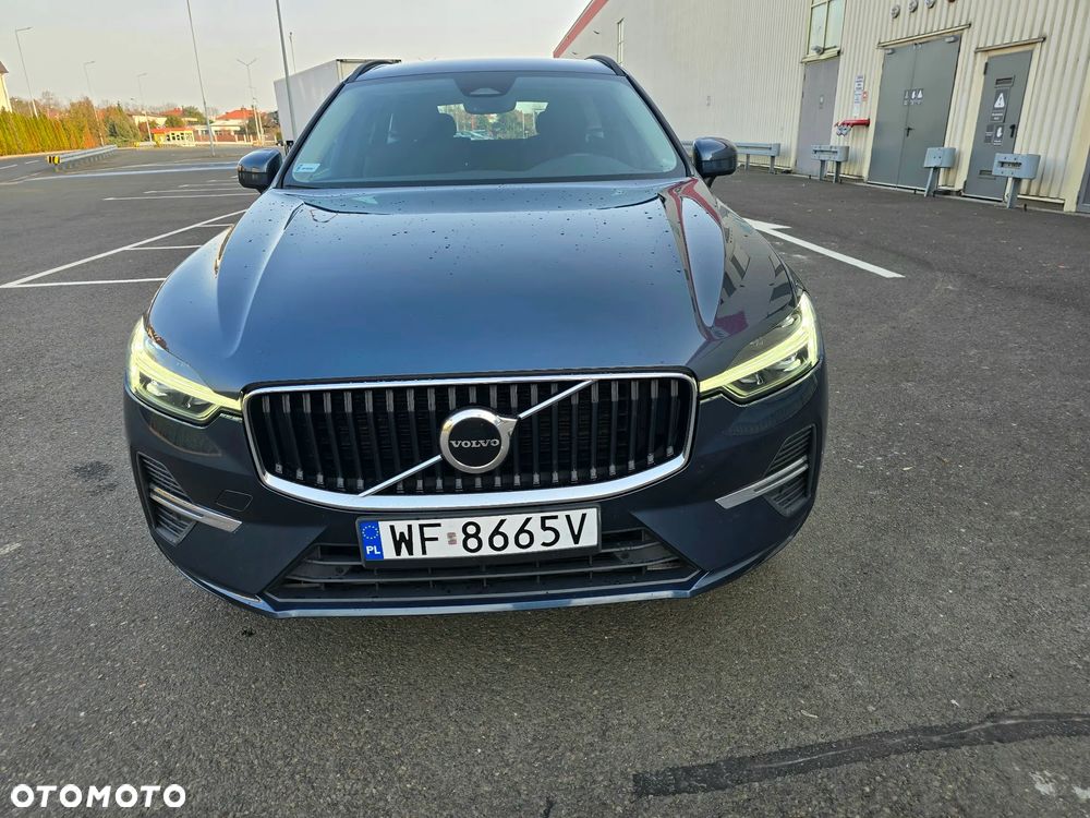 Volvo XC 60 B5 B AWD Momentum Pro - 2