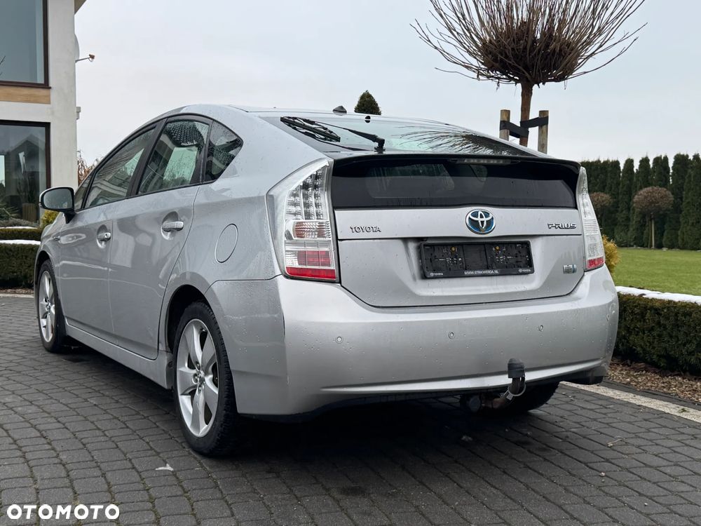 Toyota Prius (Hybrid) Comfort - 3
