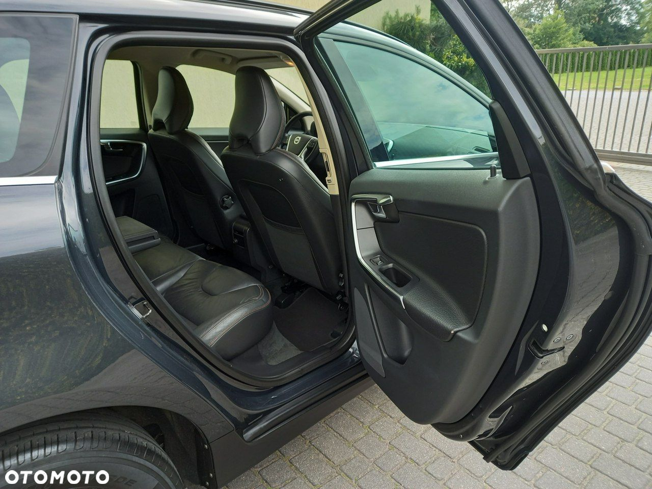 Volvo XC 60 D4 Geartronic Momentum - 22