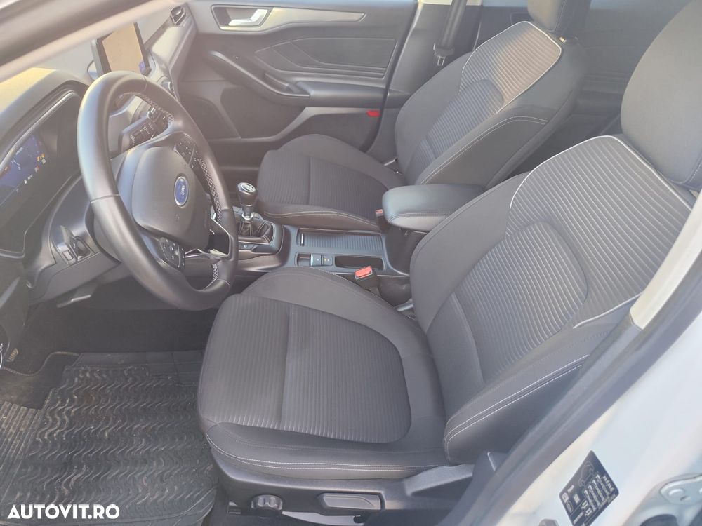 Ford Focus 1.0 EcoBoost Hybrid TITANIUM - 28