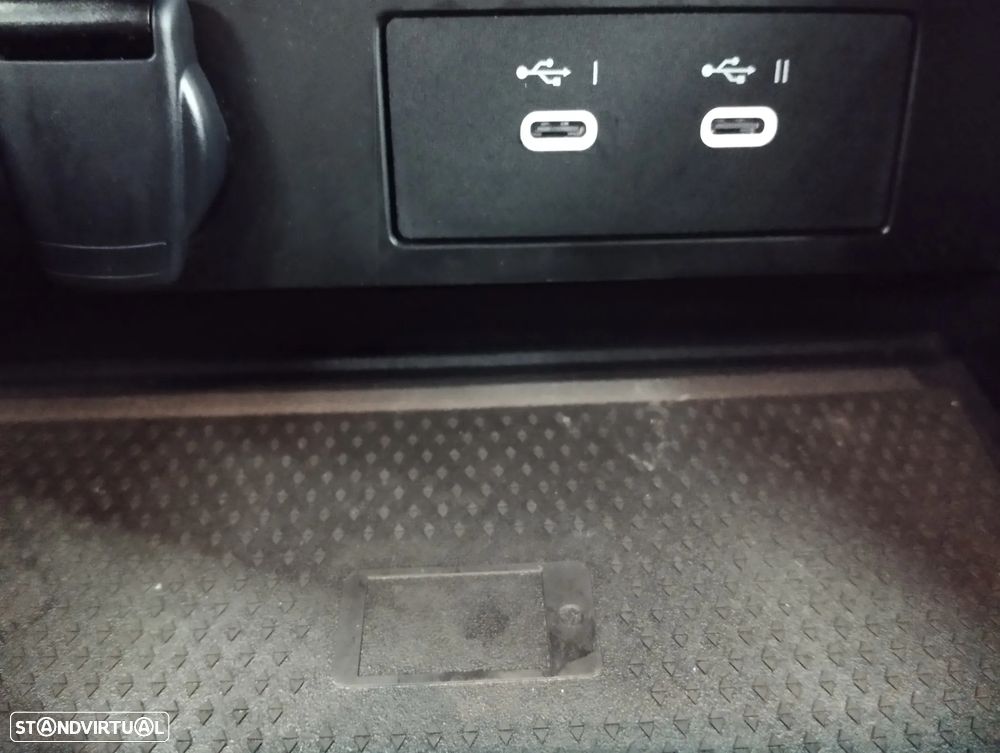 Renault Captur 1.0 TCe Techno Bi-Fuel - 40