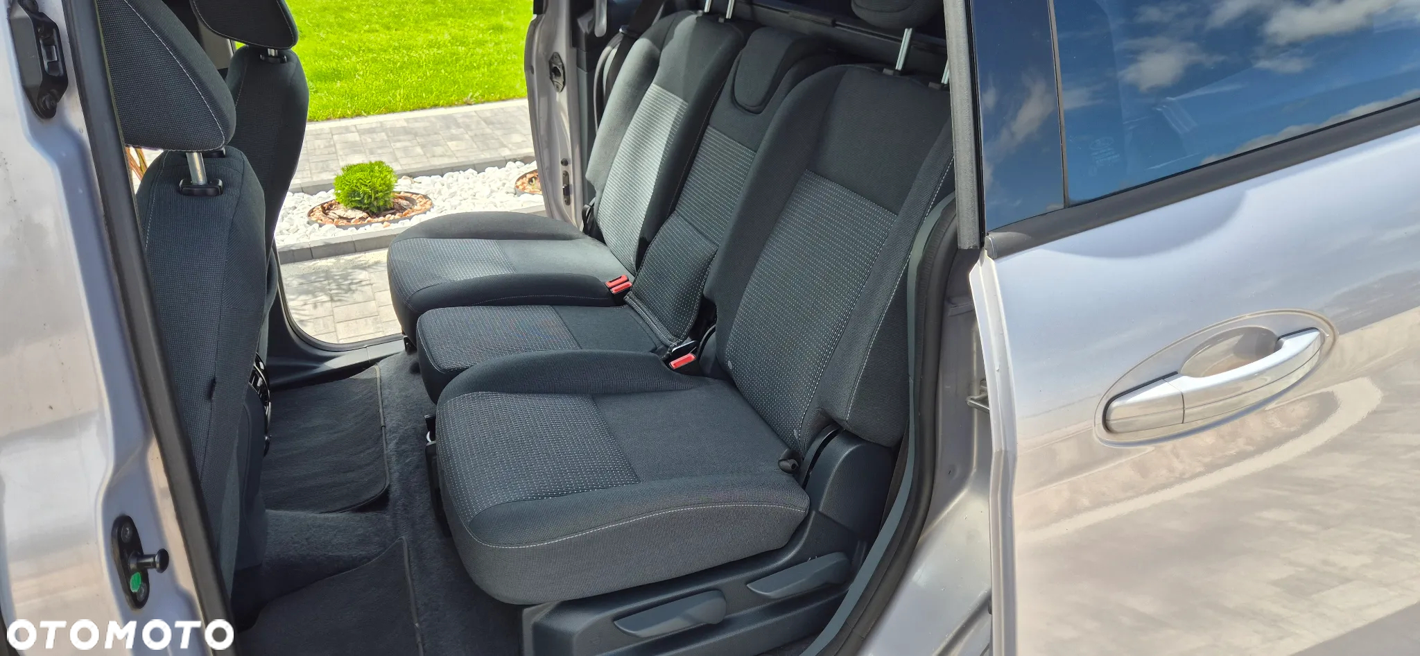 Ford Grand C-MAX - 20