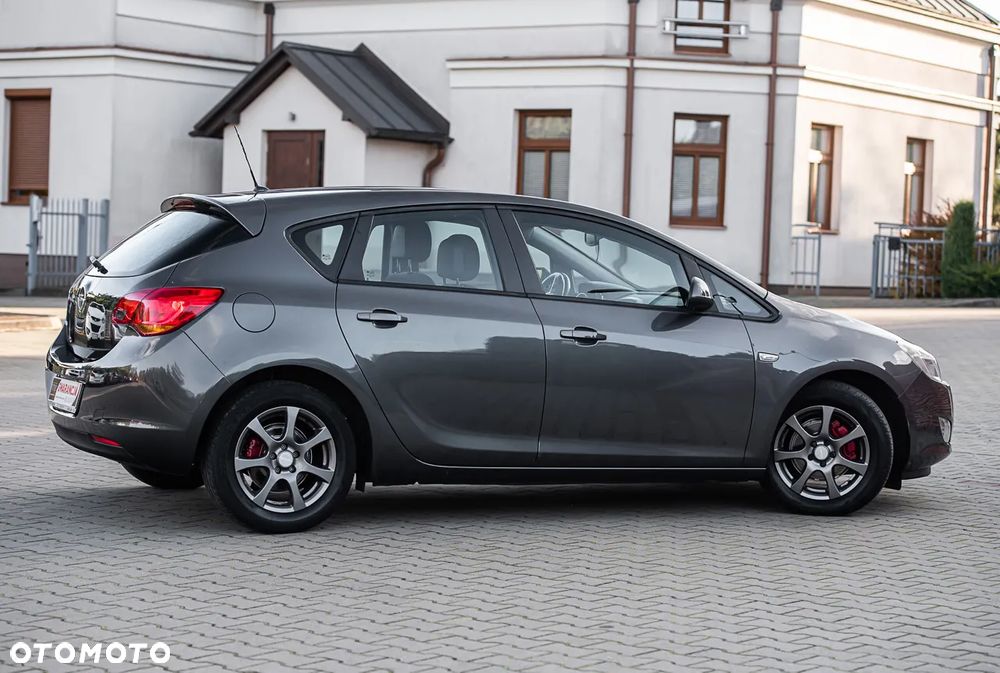 Opel Astra - 13