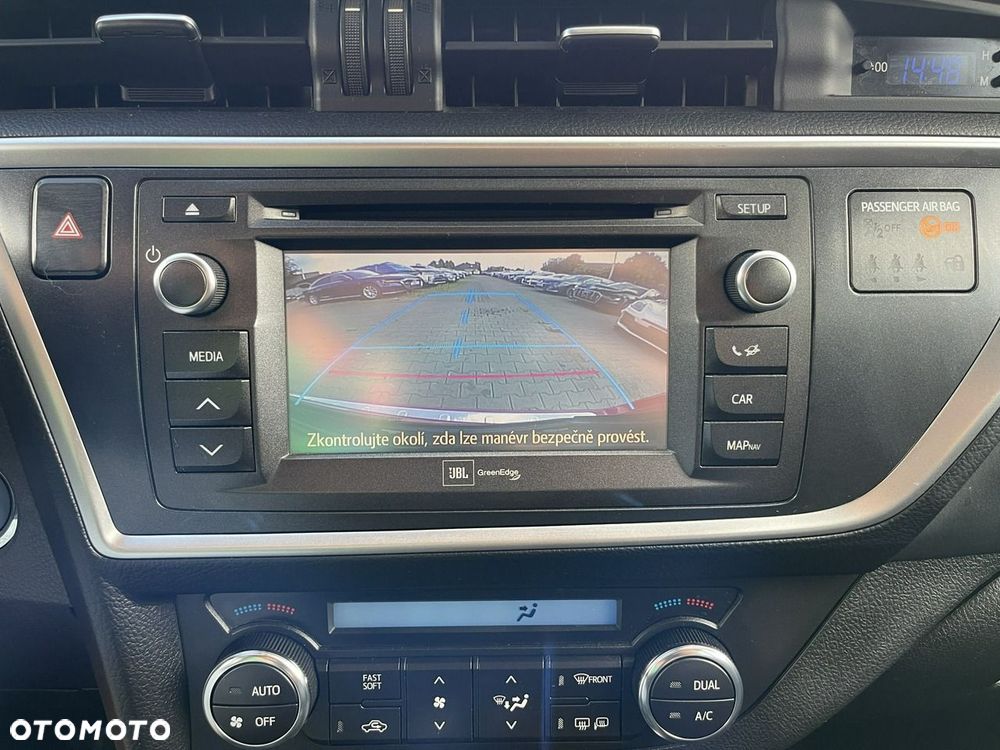 Toyota Auris 1.8 VVT-i Automatik Style Selection - 11