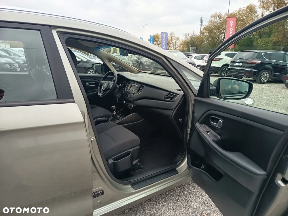 Kia Carens 1.6 GDI Fifa World Cup Edition - 31