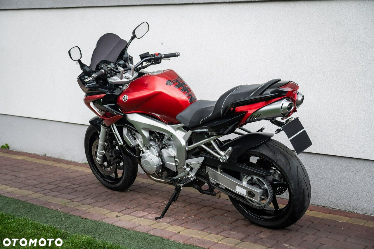 Yamaha FZ - 4