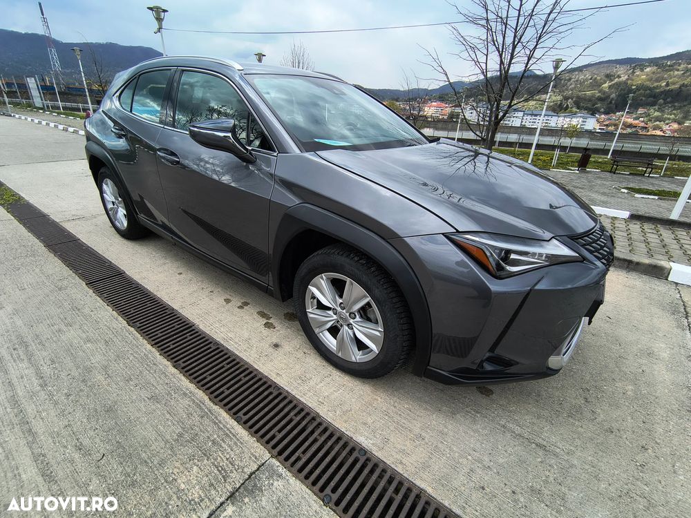 Lexus UX 250h Business Edition - 12