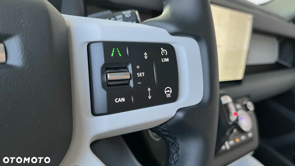 Land Rover Defender - 20