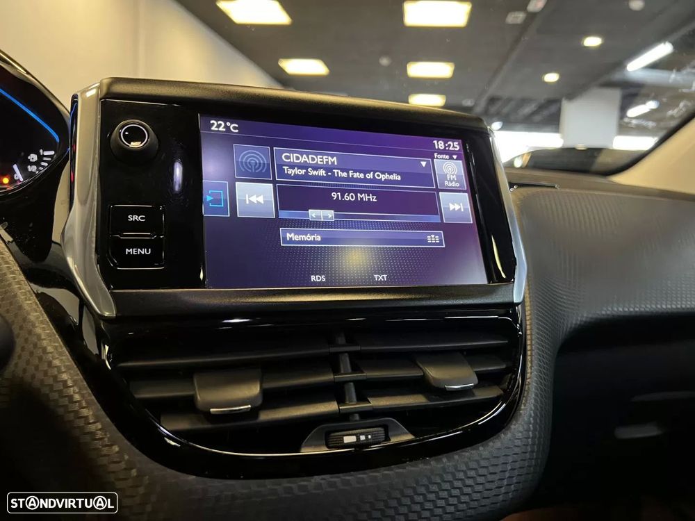 Peugeot 208 1.2 PureTech Signature - 16