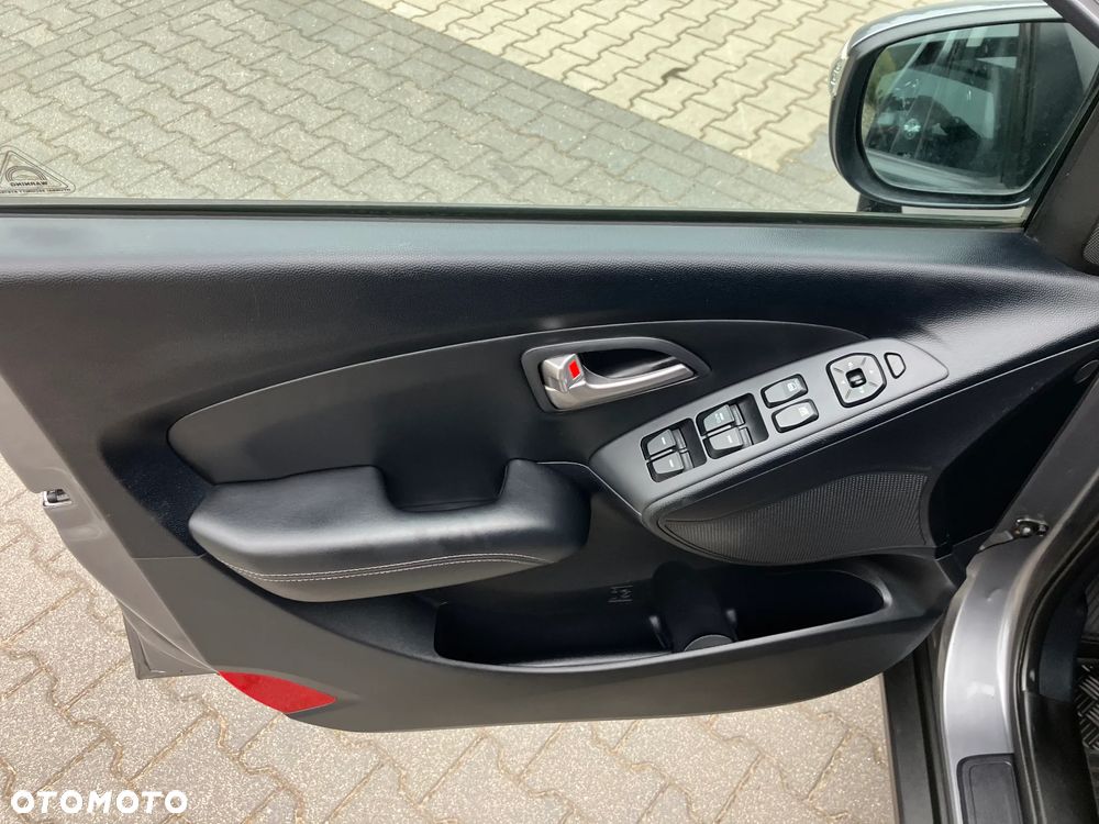 Hyundai ix35 blue 1.6 2WD Finale Gold - 26