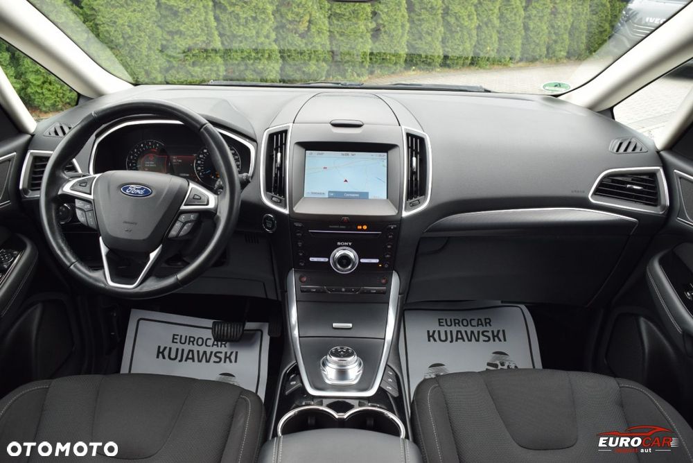 Ford S-Max - 13