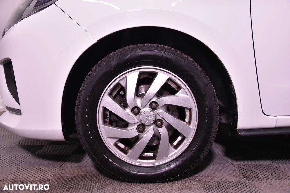 Mitsubishi Space Star - 13