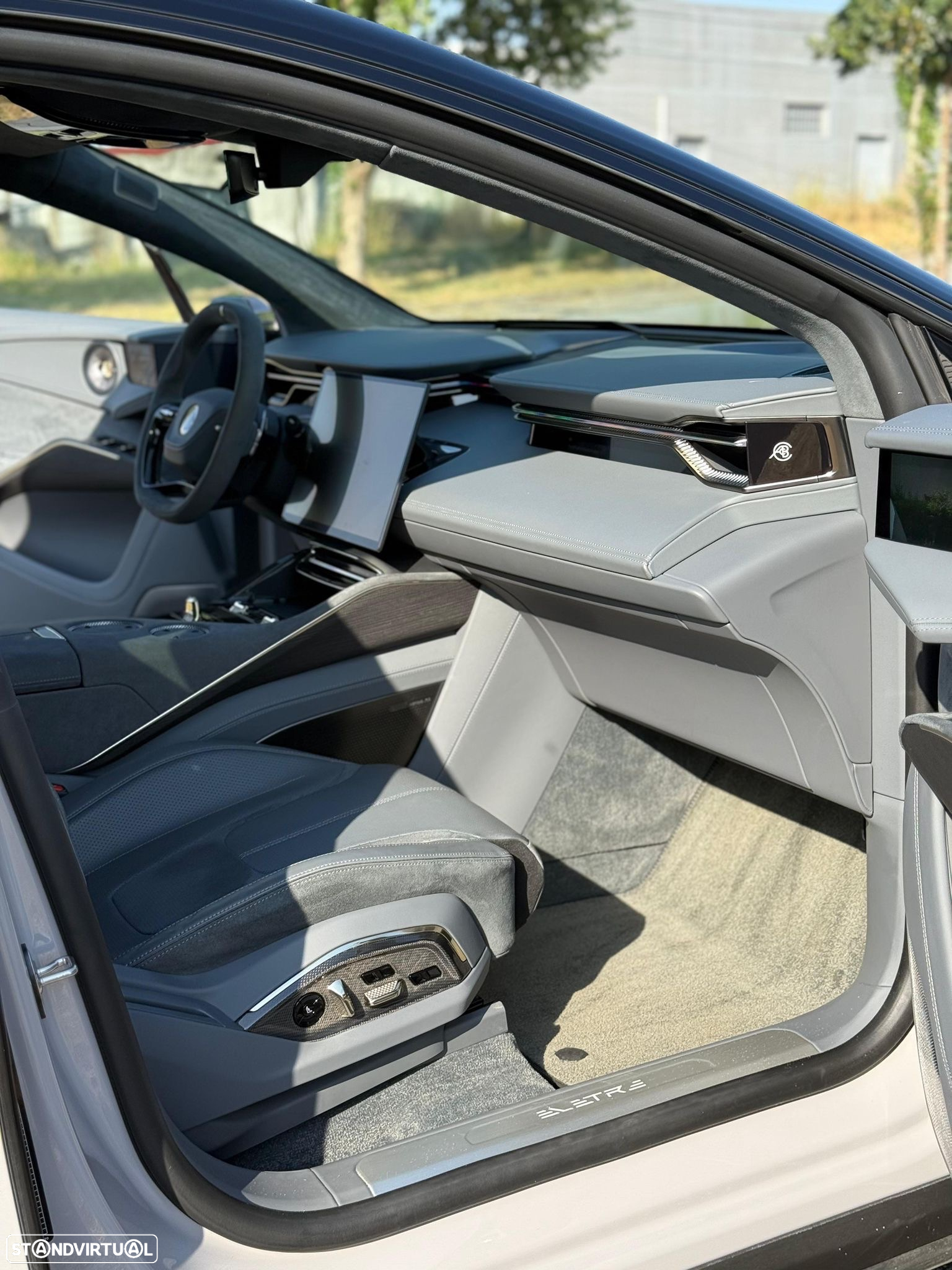 Lotus Eletre 600 Sport SE - 15