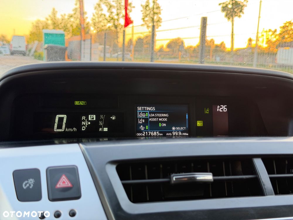 Toyota Prius+ (Hybrid) Executive - 26