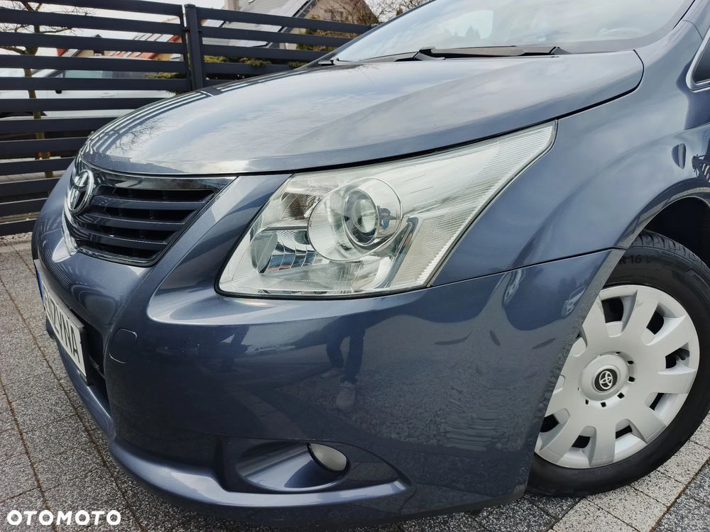 Toyota Avensis 1.8 Executive - 10