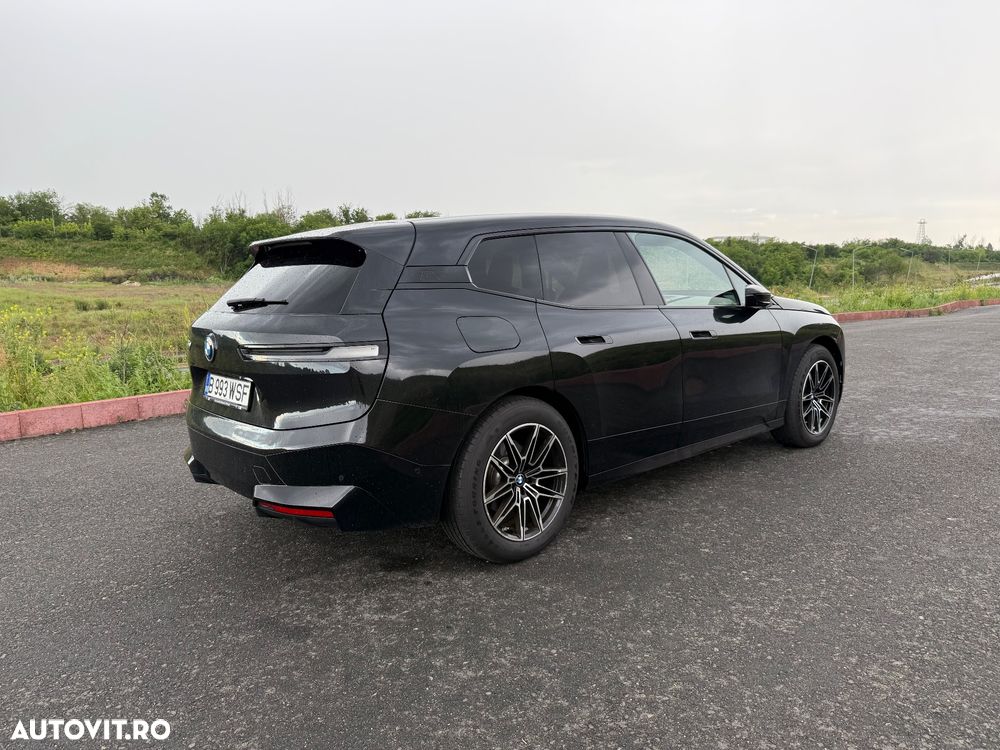 BMW iX - 5