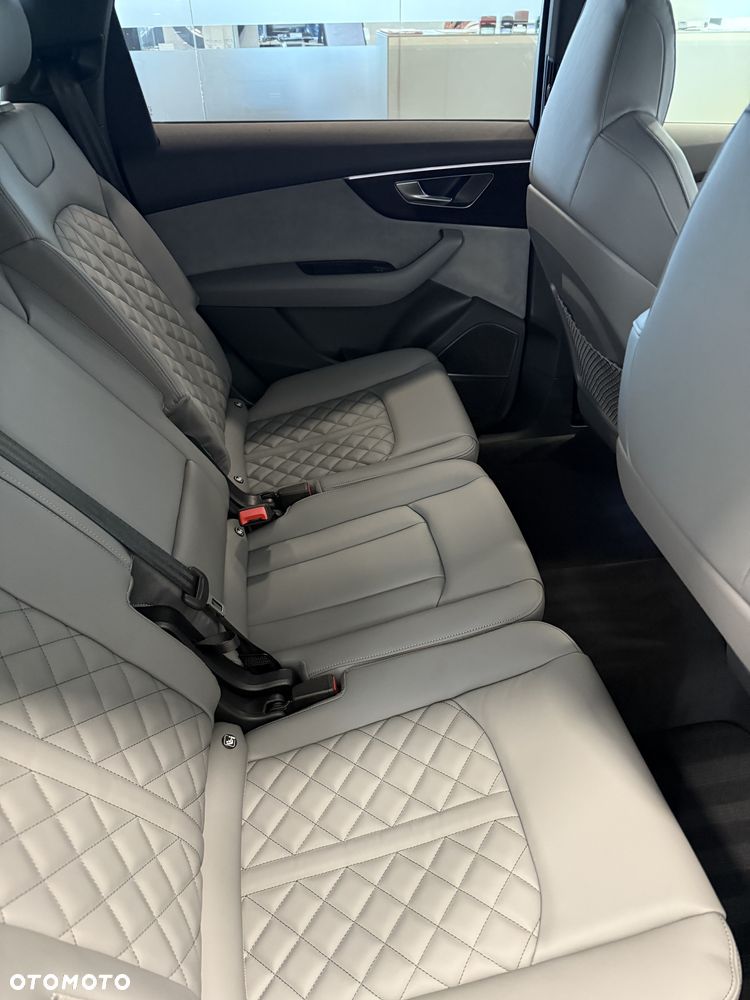 Audi Q7 2025 photo 2