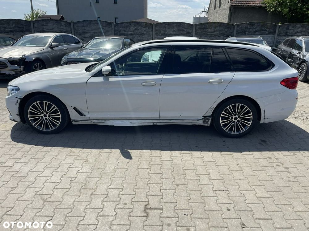 BMW Seria 5 520d xDrive Sport Line - 4