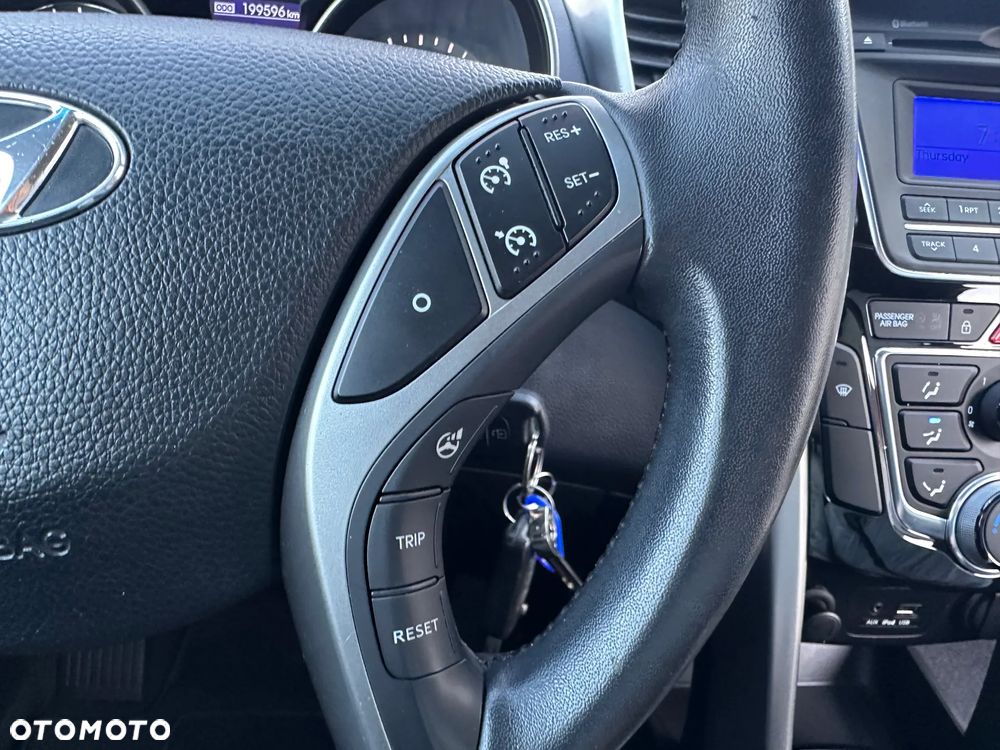 Hyundai i30 blue Kombi 1.6 GDi Style - 37