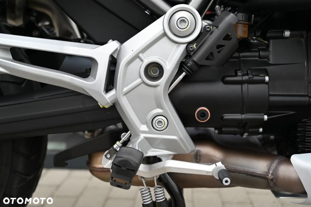 Moto Guzzi V85 - 31