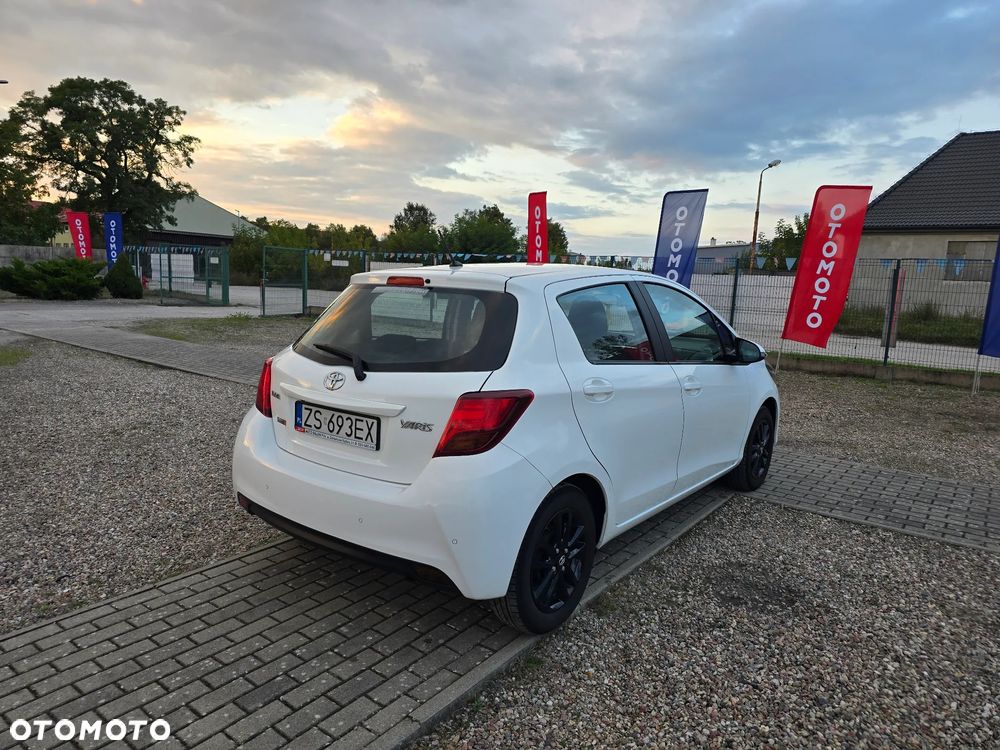 Toyota Yaris 1.33 Premium EU6 - 6