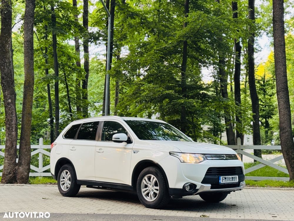 Mitsubishi Outlander - 4