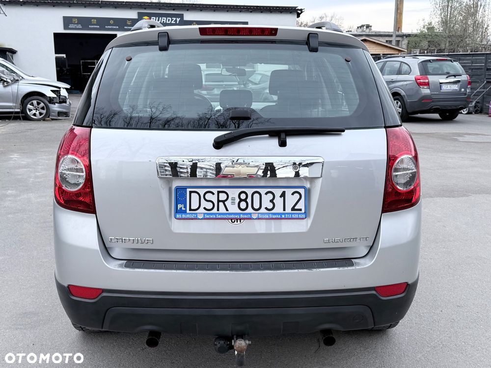 Chevrolet Captiva 2.4 LS 5os - 3