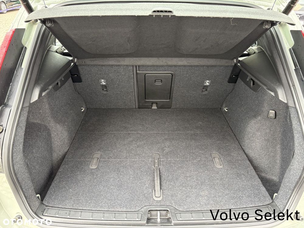 Volvo XC 40 - 25