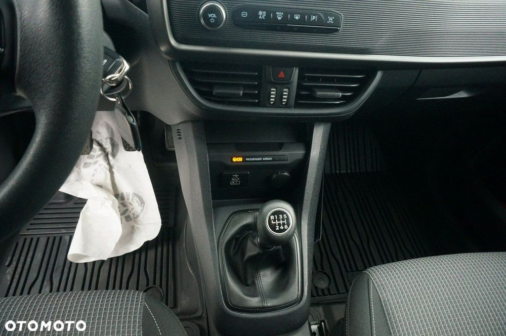 Ford Transit Courier - 18