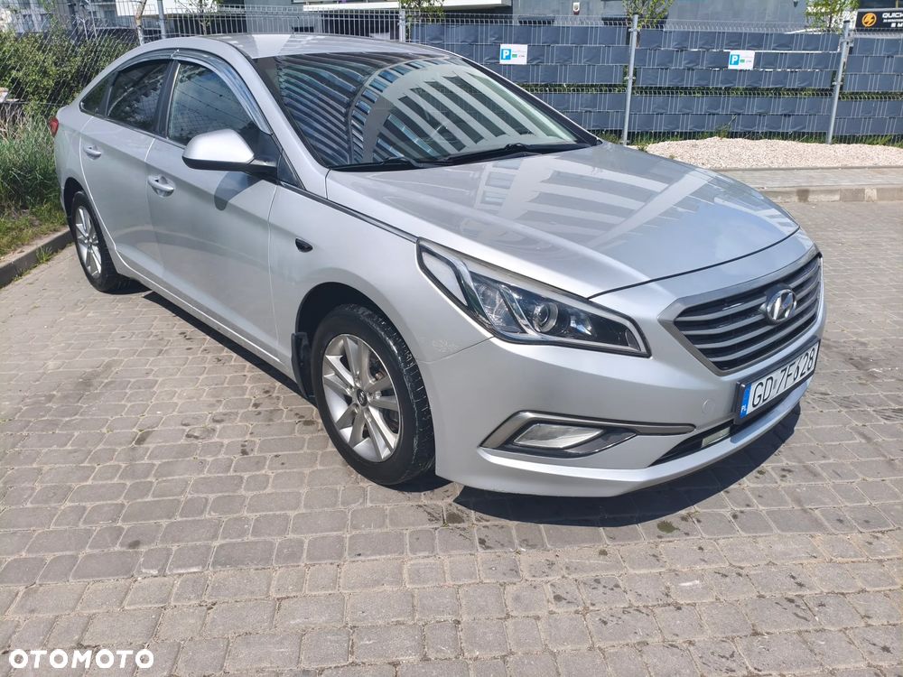 Hyundai Sonata - 1