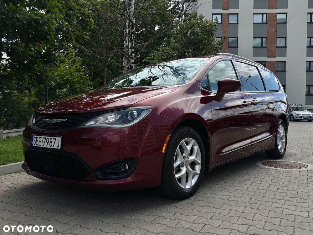 Chrysler Pacifica - 3