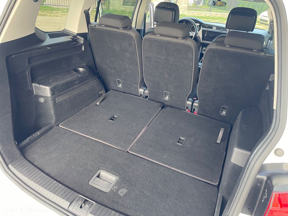 Volkswagen Touran - 9